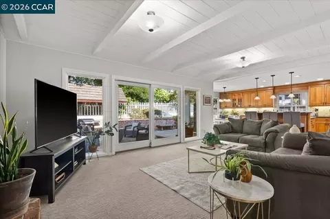 Living - 114 Combs Ln, Vallejo, CA 94590 photo 6 of 8