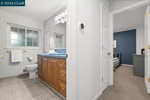 Entry Way - 114 Combs Ln, Vallejo, CA 94590 photo 6 of 10