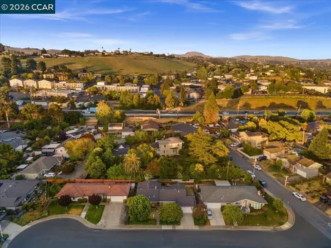 View/Area - 114 Combs Ln, Vallejo, CA 94590 photo 5 of 8