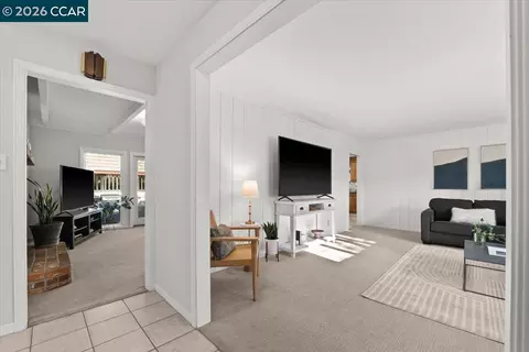 Entry Way - 114 Combs Ln, Vallejo, CA 94590 photo 2 of 11