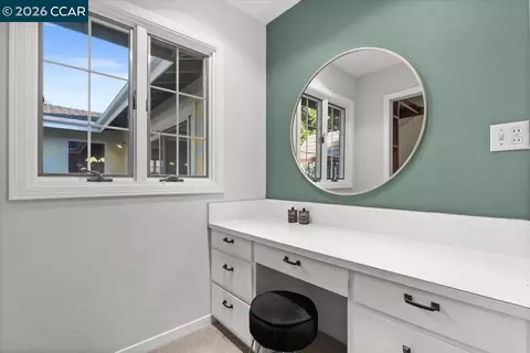 Bath - 114 Combs Ln, Vallejo, CA 94590 photo 5 of 5