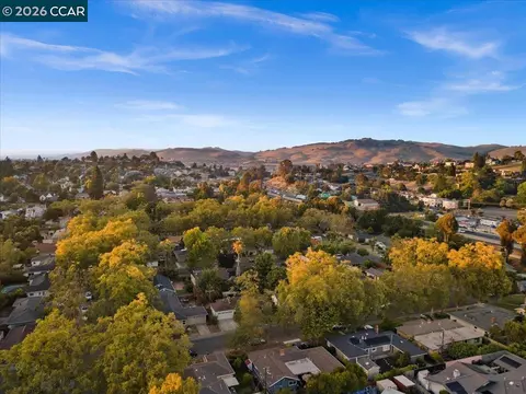 View/Area - 114 Combs Ln, Vallejo, CA 94590 photo 6 of 8