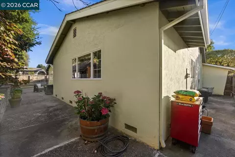 Exterior - 114 Combs Ln, Vallejo, CA 94590 photo 8 of 14
