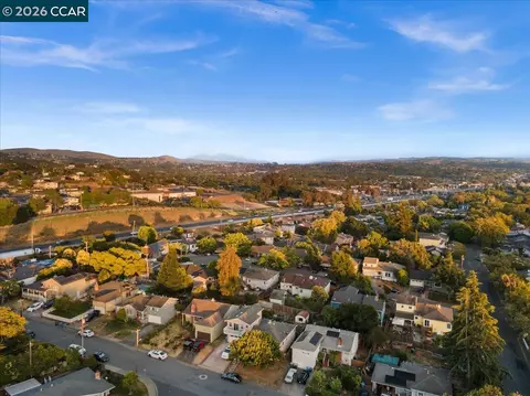 View/Area - 114 Combs Ln, Vallejo, CA 94590 photo 4 of 8