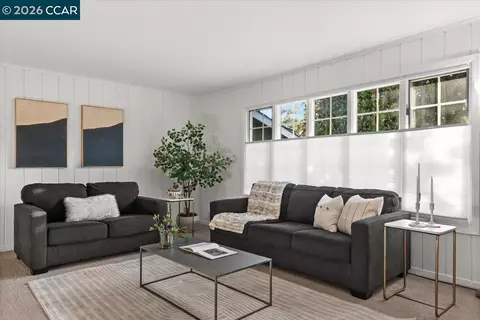 Living - 114 Combs Ln, Vallejo, CA 94590 photo 5 of 8