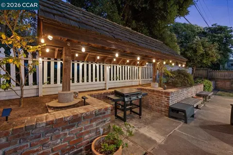 Exterior - 114 Combs Ln, Vallejo, CA 94590 photo 7 of 14