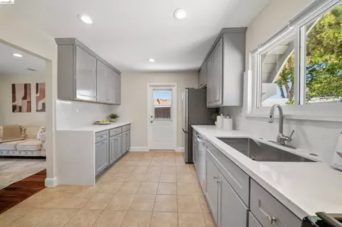 Kitchen - 1864 Canton, Milpitas, CA 95035 photo 6 of 6