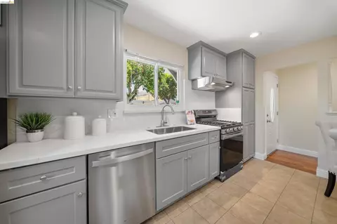 Kitchen - 1864 Canton, Milpitas, CA 95035 photo 4 of 6