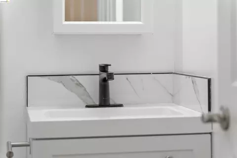 Bath - 1864 Canton, Milpitas, CA 95035 photo 3 of 4