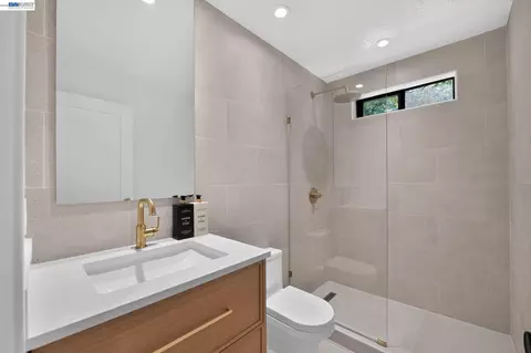 Bath - 23884 Madeiros Ave, Fairview, CA 94541 photo 3 of 3