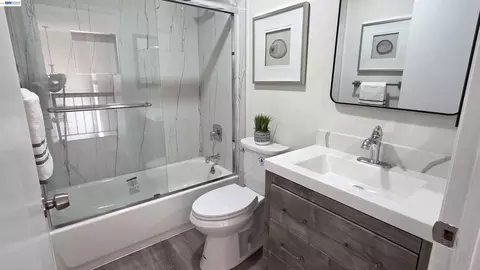 Bath - 37856 Bright Cmn, Fremont, CA 94536 photo 2 of 3