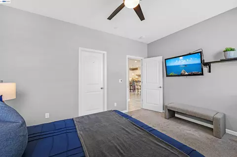 Bedroom - 1589 Friendly, Manteca, CA 95337 photo 4 of 15