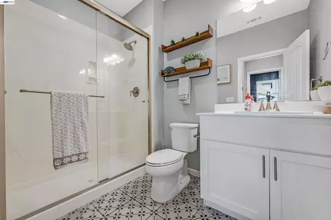 Bath - 1589 Friendly, Manteca, CA 95337 photo 1 of 3