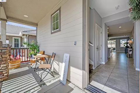 Exterior - 1589 Friendly, Manteca, CA 95337 photo 6 of 9