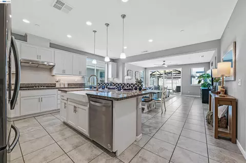Kitchen - 1589 Friendly, Manteca, CA 95337 photo 1 of 4
