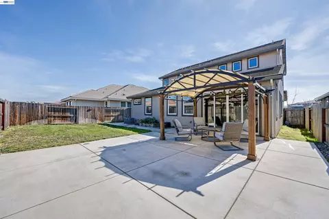 Exterior - 1589 Friendly, Manteca, CA 95337 photo 7 of 9