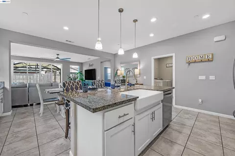 Kitchen - 1589 Friendly, Manteca, CA 95337 photo 4 of 4