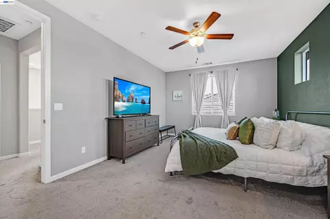 Bedroom - 1589 Friendly, Manteca, CA 95337 photo 9 of 15