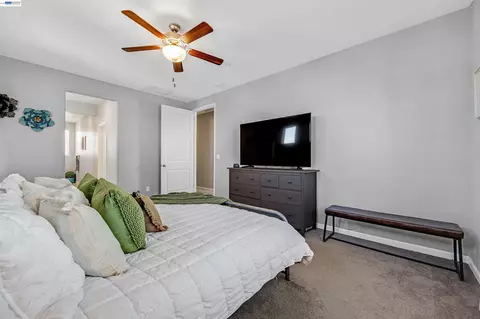 Bedroom - 1589 Friendly, Manteca, CA 95337 photo 8 of 15