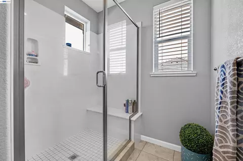 Bath - 1589 Friendly, Manteca, CA 95337 photo 2 of 3