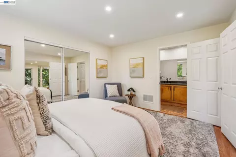 2700 Le Conte Ave #406, Berkeley, CA 94709 photo 24