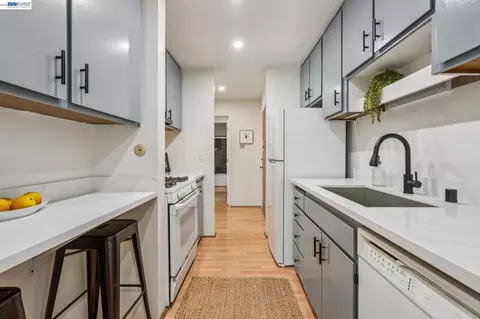 2700 Le Conte Ave #406, Berkeley, CA 94709 photo 14
