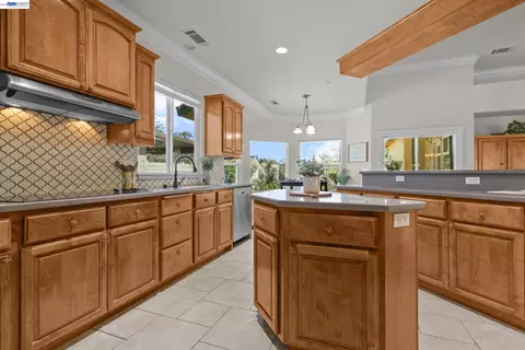 Kitchen - 2110 Cadjew St, Redding, CA 96003 photo 1 of 4