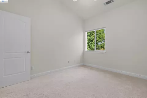 Bedroom - 2110 Cadjew St, Redding, CA 96003 photo 8 of 11