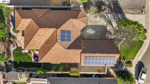 View/Area - 2110 Cadjew St, Redding, CA 96003 photo 7 of 7