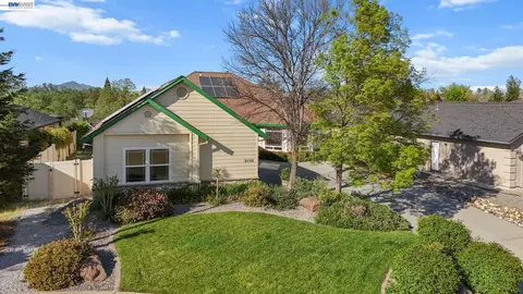 Exterior - 2110 Cadjew St, Redding, CA 96003 photo 12 of 13