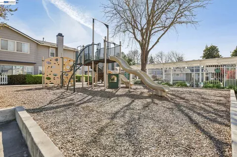 Exterior - 2159 Walsingham Ct #62, Tracy, CA 95376 photo 6 of 8