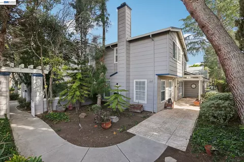 Exterior - 2159 Walsingham Ct #62, Tracy, CA 95376 photo 3 of 8