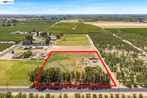 View/Area - 10818 E Whitmore Ave, Hughson, CA 95326 photo 4 of 5