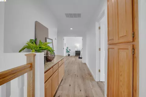 Entry Way - 805 Devonshire Loop, Brentwood, CA 94513 photo 2 of 2