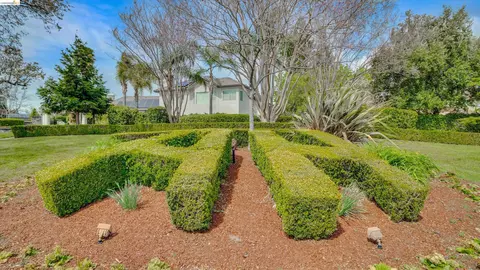 Exterior - 805 Devonshire Loop, Brentwood, CA 94513 photo 13 of 15