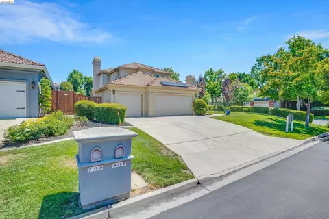 Exterior - 805 Devonshire Loop, Brentwood, CA 94513 photo 8 of 15