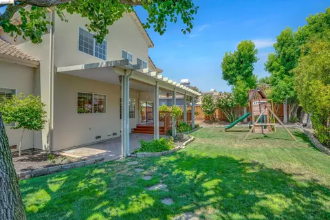 Exterior - 805 Devonshire Loop, Brentwood, CA 94513 photo 5 of 15