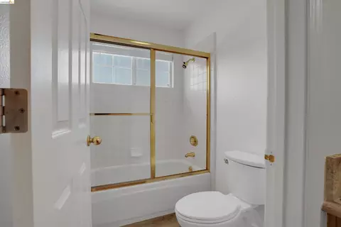 Bath - 805 Devonshire Loop, Brentwood, CA 94513 photo 3 of 7