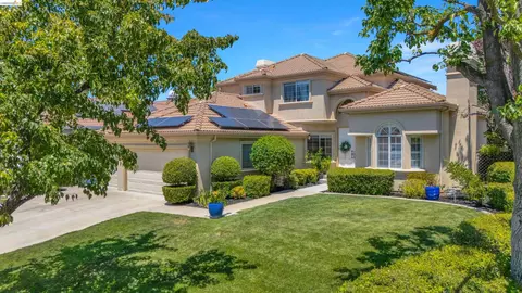 Exterior - 805 Devonshire Loop, Brentwood, CA 94513 photo 12 of 15
