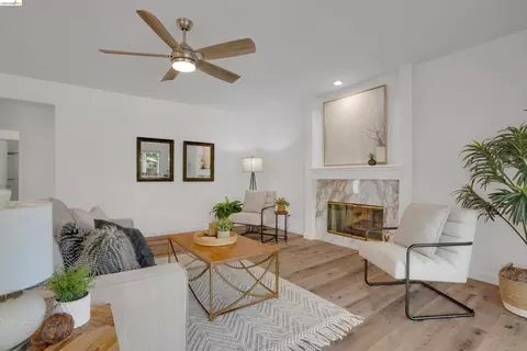 Living - 805 Devonshire Loop, Brentwood, CA 94513 photo 3 of 5