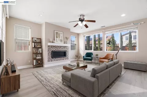 967 Dainty Ave, Brentwood, CA 94513