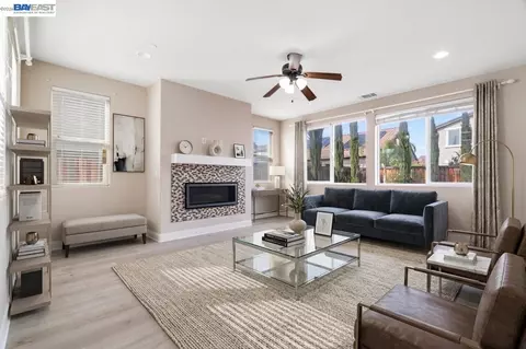 967 Dainty Ave, Brentwood, CA 94513