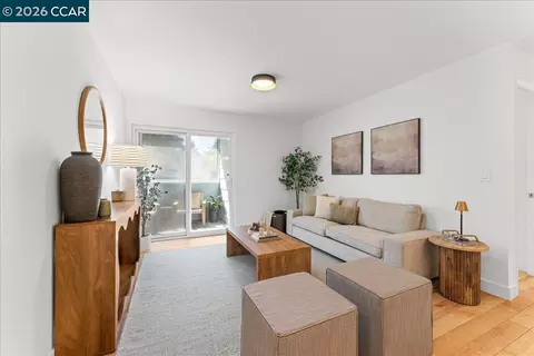 Living - 401 Lighthouse, Vallejo, CA 94590 photo 2 of 3