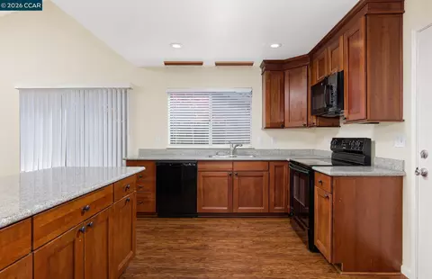 1200 Skyline Dr, Vallejo, CA 94591 photo 4