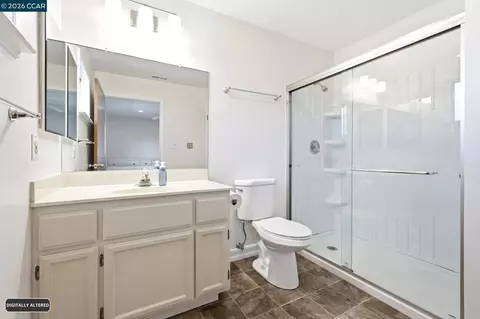 Bath - 1548 James St, Fairfield, CA 94533 photo 4 of 6