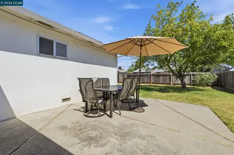 Exterior - 1548 James St, Fairfield, CA 94533 photo 10 of 13
