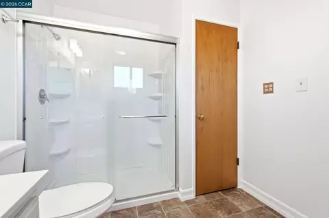 Bath - 1548 James St, Fairfield, CA 94533 photo 6 of 6