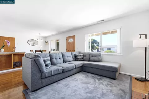 Living - 1548 James St, Fairfield, CA 94533 photo 1 of 1