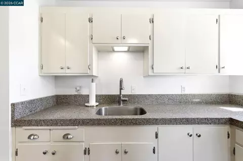 Kitchen - 1548 James St, Fairfield, CA 94533 photo 1 of 3