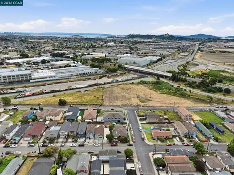 View/Area - 1232 York St, Richmond, CA 94801 photo 2 of 5